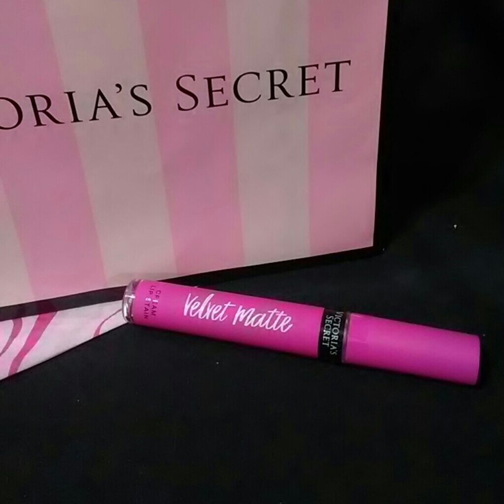 VS "Fantasy" Velvet Matte Lip Stain